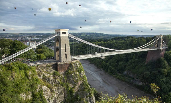 Bristol suspension bridge and hot air balloons